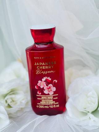 Japanese Cherry Blossom · 295 ml Body Wash