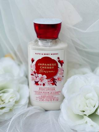 Japanese Cherry Blossom · 236 ml Body Lotion